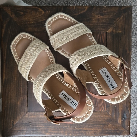Steve Madden Wedge Sandles - Picture 7 of 12